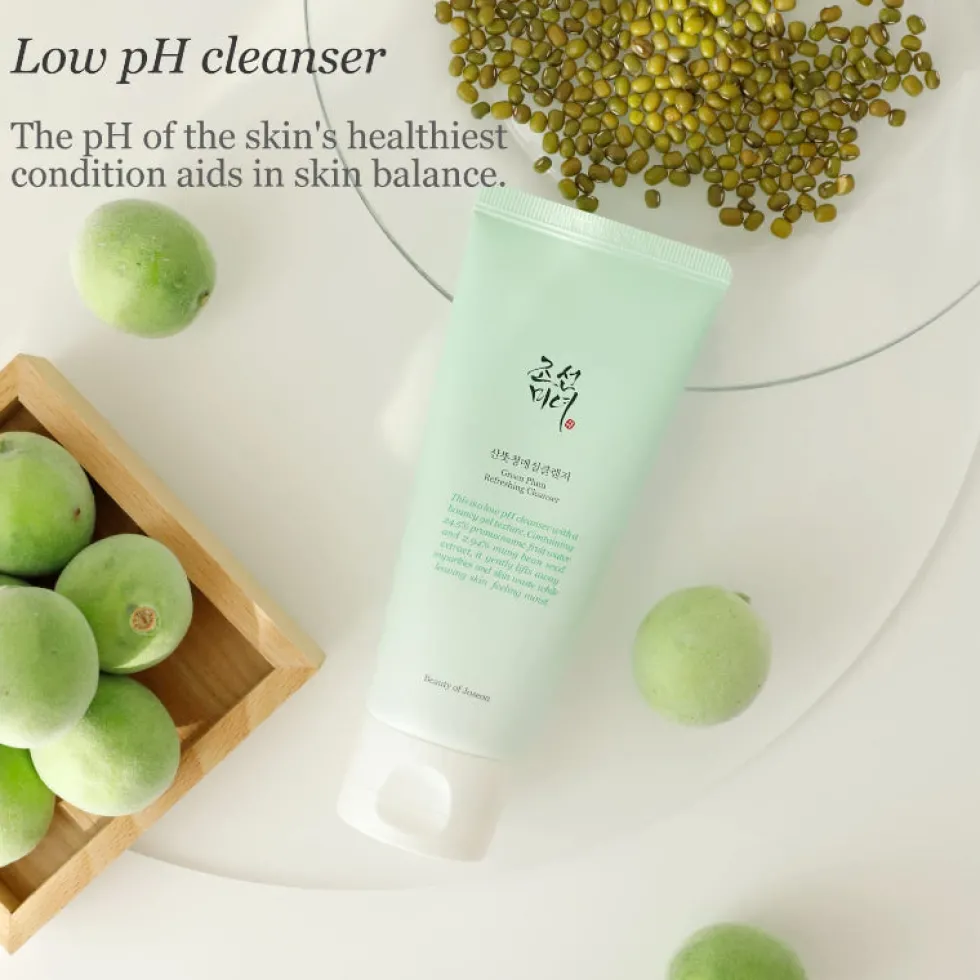 Green Plum Refreshing Cleanser