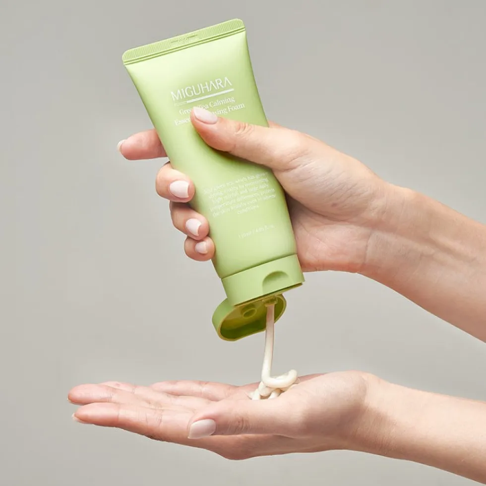 Green Tea Calming Essence Cleansing Foam Origin